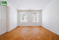 Stilvoll kernsanierte Altbauwohnung beim Servitenviertel mit Design-en-Suite-Badezimmer und Hof-Balkon-Option!