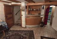 Großzügiges Einfamilienhaus mit Villencharakter in zentraler Wohnlage-Renovierungsbedürftig- aber mit Topsubstanz!