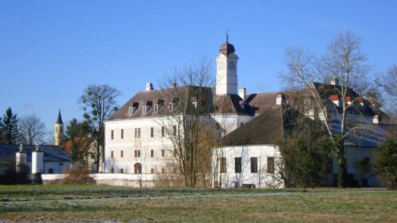Herrschaftliches Wohnen im Schloss 142,85 m² 3,5 Zimmer Warmmiete!