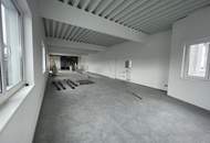 Große Halle, Werkstatt, Lager ca. 180 m²