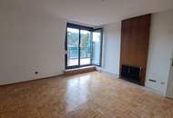 Sanierungsbedürftige 4-Zimmer Terrassen-Wohnung mit viel Potenzial!