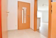 ZENTRALE RUHEOASE - NEU renovierte und perfekt geschnittene Wohnung mit Balkon + inklusive Parkplatz! Sofort verfügbar!
