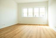 Halle mit extra Lagerfläche und 3 Büros - Erstbezug, technische Top-Ausstattung - PV-Anlage!