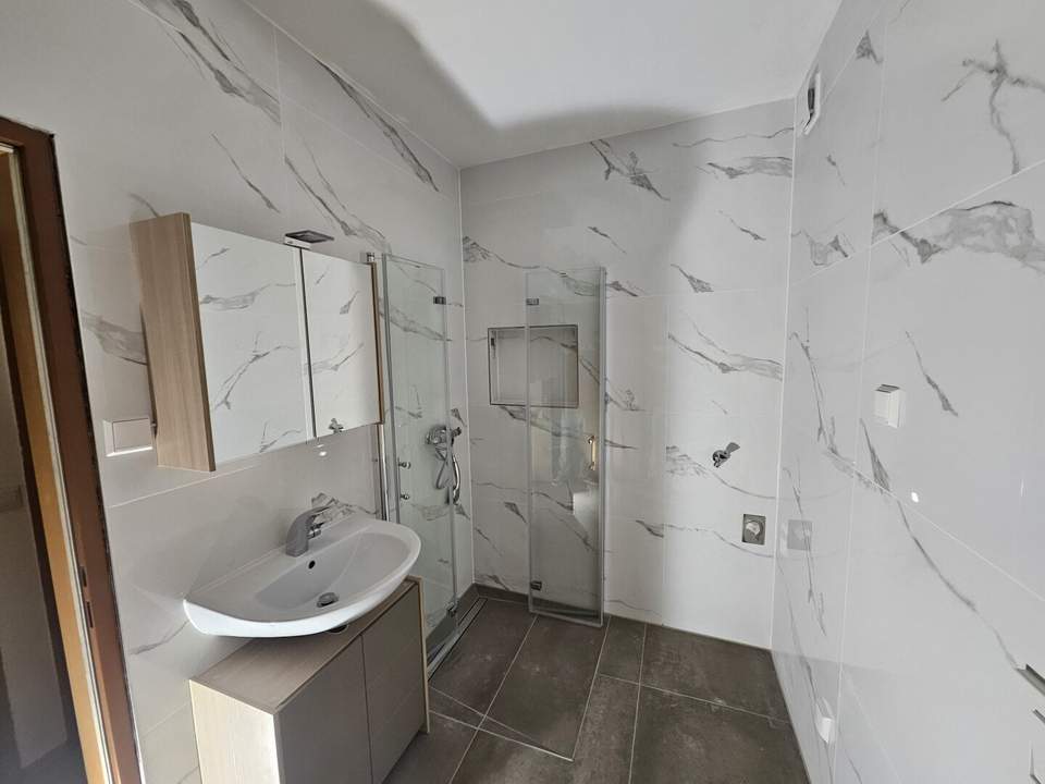 Helle 3-Zimmer-Wohnung in Mödling: Gemütlich, mit Parkplatz und Fußbodenheizung!