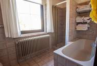 Sanierungsbedürftiges Haus mit 2 Wohneinheiten in Gainfarn!