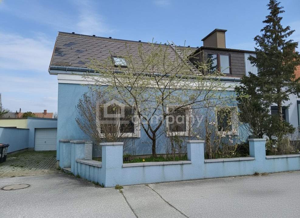 Großzügiges Einfamilienhaus mit Garten, Terrasse &amp; Pool