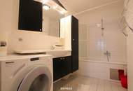 2 Zimmer + Loggia + Garagenplatz, toller Ausblick (4. Liftstock), Küche separat.