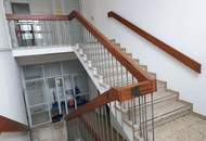 Geschäfts-, Gewerbe- und Bürogebäude im Zentrum