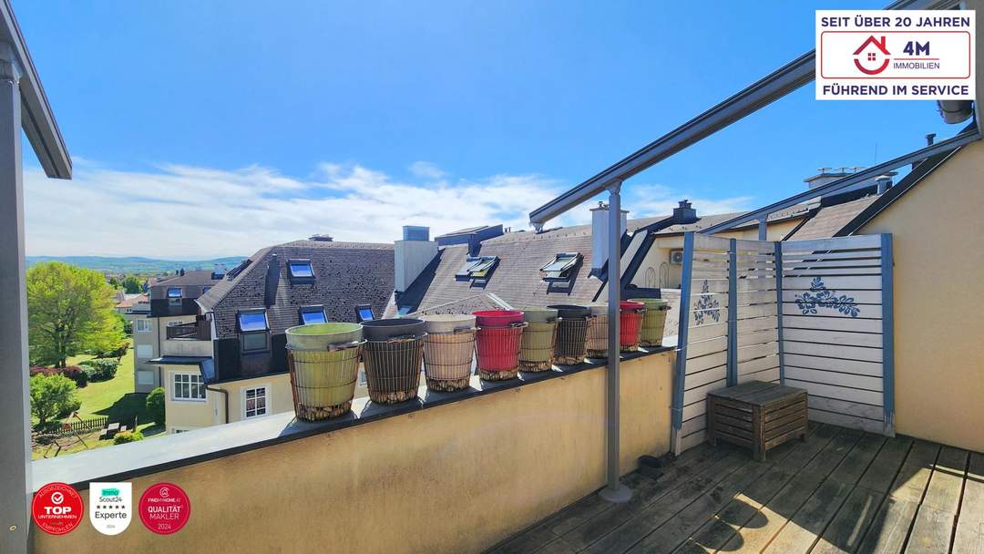 *Wohlfühlterrassenwohnung*- Sonnige Dachgeschoss-Maisonette mit Tiefgaragenplatz