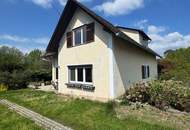 Einfamilienhaus mit viel Platz, sonnigem Garten, Terrasse und Nebengebäude!