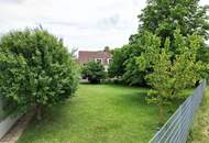 Großzügig geschnittenes Haus mit vielfältigem Obstgarten | 2 Grundstücke, 6 Zimmer, 4 PKW-Stellplätze | Naturteich, Terrasse | Am Naherholungsgebiet Zayawiesen
