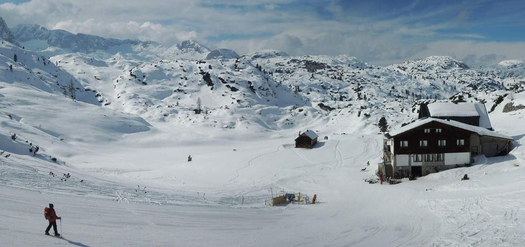 Berghütte/Alm in traumhafter Alleinlage mit Blick auf das atemberaubende Dachsteinmassiv