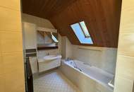 Renovierungsbedürftiges Einfamilienhaus mit idyllischem Garten in Sackgasse