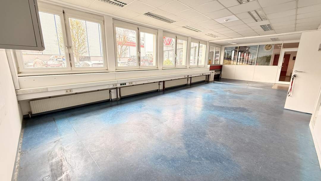 Günstiges Kleinbüro mit Gemeinschaftsflächen im CONCORDE BUSINESS PARK