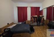 Zwei-Zimmer-Wohnung in renoviertem Altbau mit attraktiver Außenfläche!