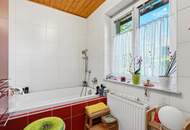 Gepflegtes Einfamilienhaus mit Pool in ruhiger Grünlage