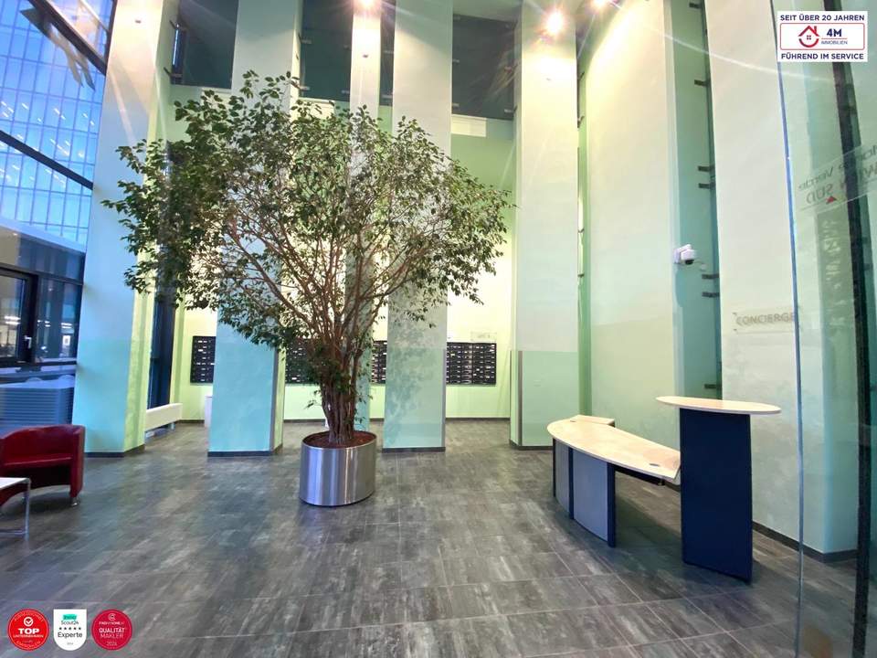 Exklusives Tower - Living mit Dachpool und vielen Extras