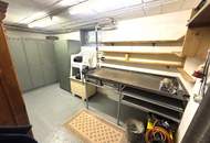 Gepflegtes großes Einfamilienhaus mit überdachtem Pool!