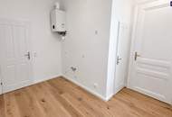 Frisch sanierte 2-Zimmer-Wohnung mit sensationellen 33 m² zusätzlicher Lagerfläche! + Beste Infrastruktur + Traumhaftes Altbauhaus + Jetzt zugreifen!