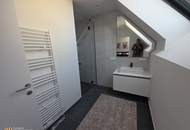Kein Gas mehr! Top DG Wohnung mit Balkon - 2 großzügige Zimmer, alles auf einer Ebene! Luft-Wasserwärmepumpe, Klima und Photovoltaik!