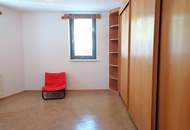 4 Zimmer Wohnung 97 m² mit kleinem Garten und Sichtglas Kaminofen