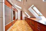 360° TOUR // REPRÄSENTATIVES EINFAMILIENHAUS mit POOL &amp; sonnigem GARTEN