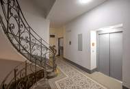 ++NEU++ Renovierungsbedürftige 4-Zimmer Altbauwohnung im Erdgeschoss!