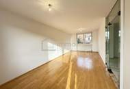 Bregenz - Zentrale Innenstadtlage, auf fast 90 m2 Wohnfläche, 3. Stock, Aussicht von 2 Balkonen auf die Dächer der Stadt.