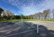 Homeoffice Paradies im historischen Schloss mit Parkblick - Wohnen mit Tennisplatz und 2.000m2 Privatgarten