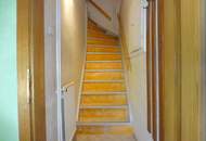 GEDIEGENES HAUS MIT ZWEI WOHNEINHEITEN UND GROSSEM GARTEN!