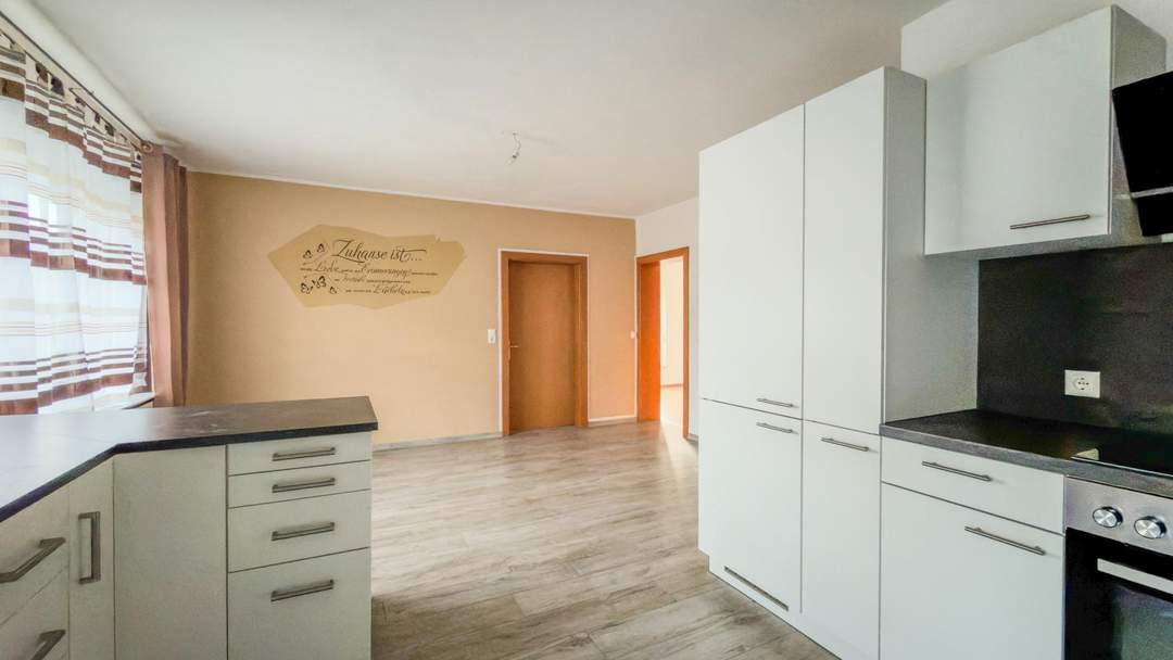 Modernisierte Erdgeschosswohnung mit zwei Balkonen, Gartenmitnutzung &amp; durchdachtem Grundriss