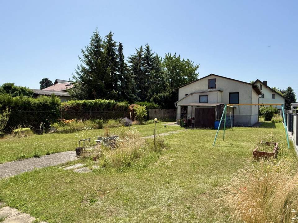 Sanierungsbedürftiges Haus I 1156 m2 Grundstücksfläche I Garage & Gartenhaus inkl. I Ruhige Lage I Nahversorger fußläufig erreichbar