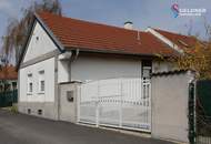 Altes Haus, 5 Zi, teilweise renoviert, Fenster & Türen erneuert, Dach neu eingedeckt, Carport