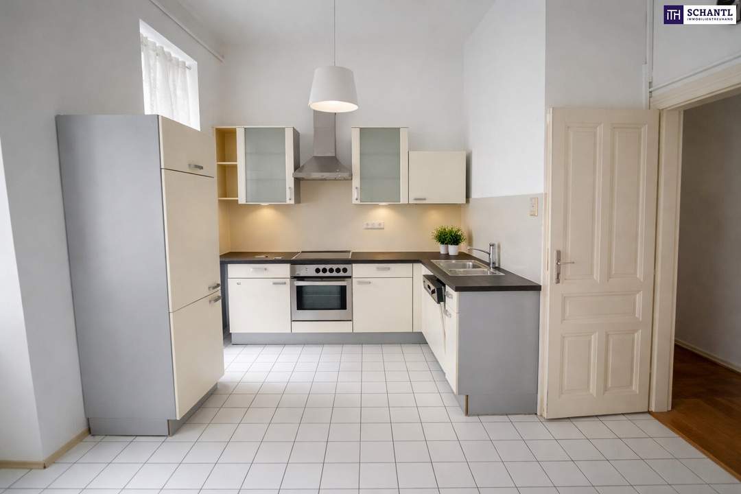 Gebraucht aber gut! 2,5-Zimmer im Altbau mit Balkon und ca. 30 m² Eigengarten. Schnell sein!