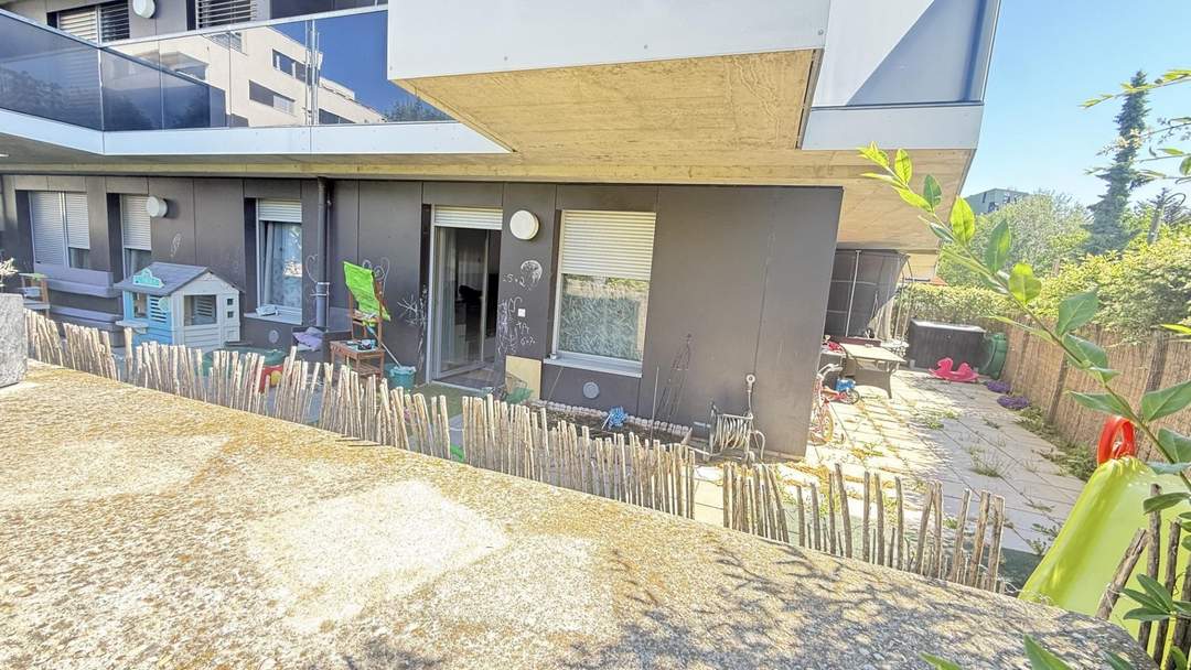 4-Zimmer-GARTEN-Wohnung mit fast 100m² Außenfläche in unmittelbarer U3-Nähe