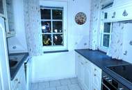 BUNGALOW INMITTEN DER VEGETATION IN RUHELAGE