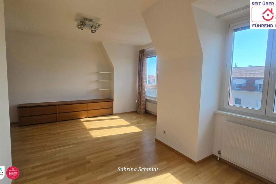 Dachgeschosswohnung mit 3 Zimmern auf ca. 70m2 inkl. Garage - Ruhige Lage, Lichtdurchflutet und hochwertig ausgestattet!, Wohnung-kauf, 275.000,€, 2500 Baden