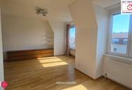 Dachgeschosswohnung mit 3 Zimmern auf ca. 70m2 inkl. Garage - Ruhige Lage, Lichtdurchflutet und hochwertig ausgestattet!