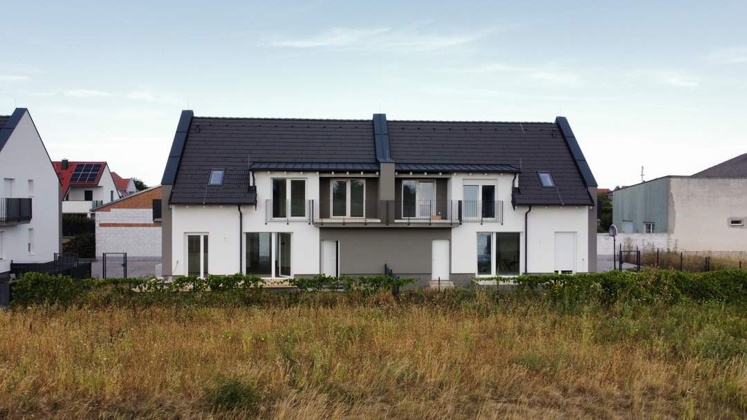 Modernes Reihenhaus mit Garten in ruhiger Lage ** Erstbezug **