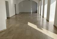 Großzügiges, modernes Geschäftslokal / Büro / Praxis mit großen Auslagenflächen Nähe Hütteldorfer Straße!