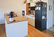 Wohnen mit Weitblick – außergewöhnliche Dachgeschosswohnung mit Galerie und Balkon in Pixendorf