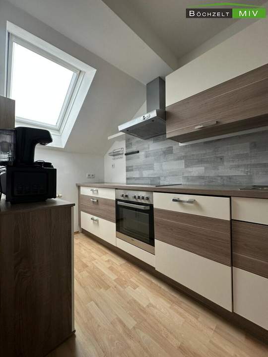 PROVISIONSFREI: Dachgeschosswohnung mit ca. 70,20 m² und möblierter Küche ++ FOHNSDORF ++