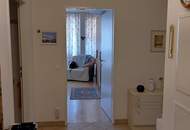 Traumhafte 2 1/2 Zimmer Wohnung in idealer Lage mit TG- und Außen-Stellplatz