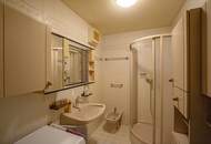 Großzügige 4-Zimmer-Wohnung mit Loggia und Garagenplatz nahe Türkenschanz- und Sternwartepark