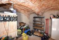Renovierter Altbau mit großem privatem Garten und vielen Extras in Ruhelage