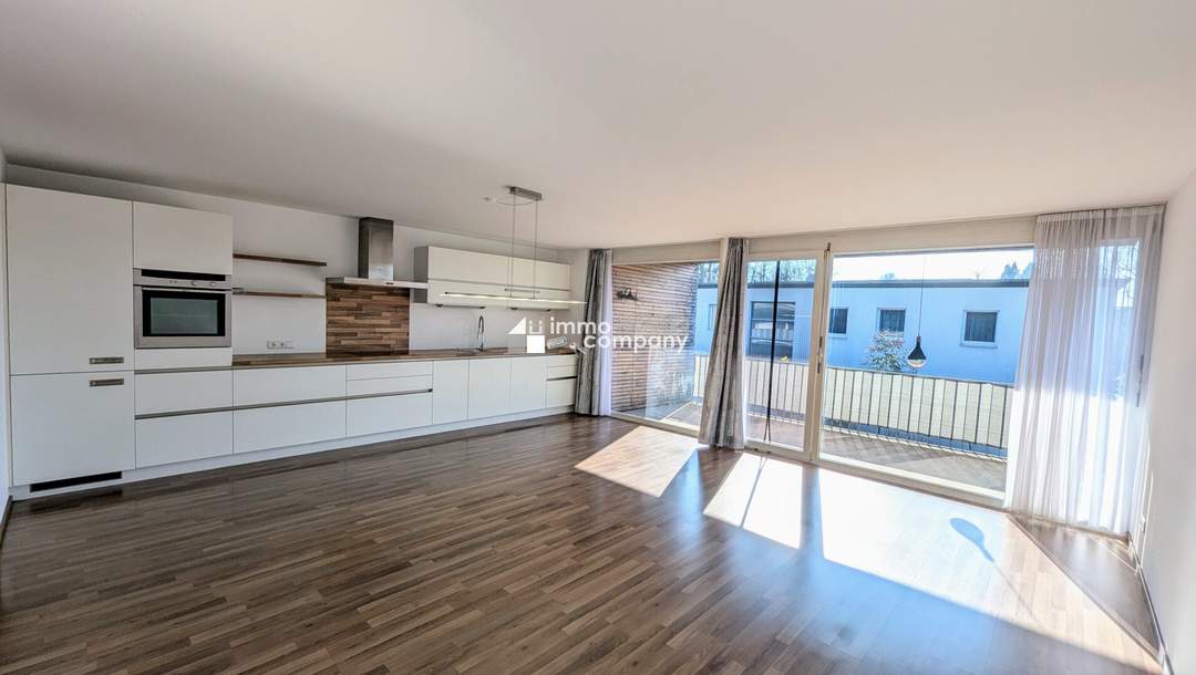 Moderne 3-Zimmer-Dachgeschosswohnung mit Südwestbalkon und Carport in Dornbirn - Perfekt für Paare!