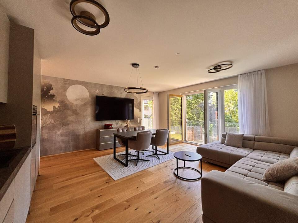 Luxury Living zwischen Bahnhof und Innenstadt | Exklusiv möbliert | Sofort bezugsfertig | Freier Grünblick | Loggia