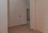 Traumhafte Altbauvilla mit Einliegerwohnung und großem Garten in Badennähe