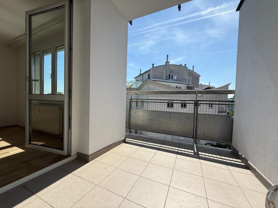 Sonnige Terrassenwohnung in der Hintschiggasse, in ca.35 Minuten in der City!
