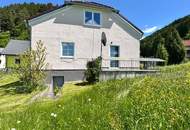 Sanierungsbedürftiges Haus mit großem Grundstück und Nebengebäude in ländlicher Umgebung